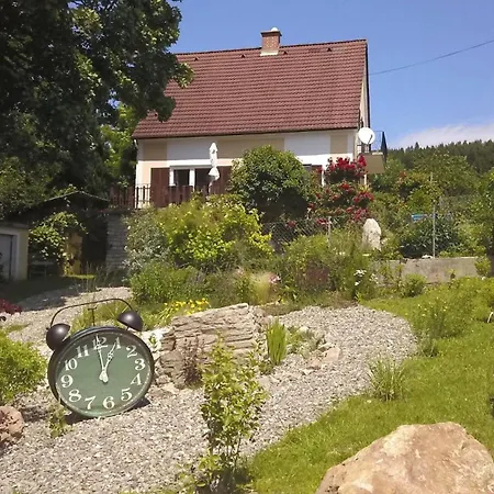 Dom wakacyjny Mitzi Floing